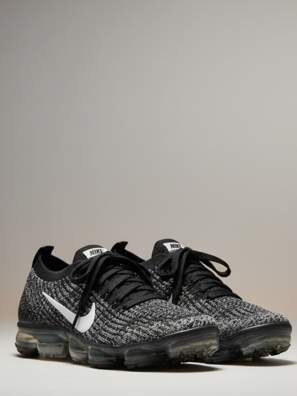 Nike VaporMax Flyknit Black/Gray Women’s 6 — Excellent